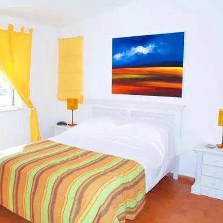 612 - Family Friendly 4 Bedroom Perfect For Families - Close To Amenities Villa