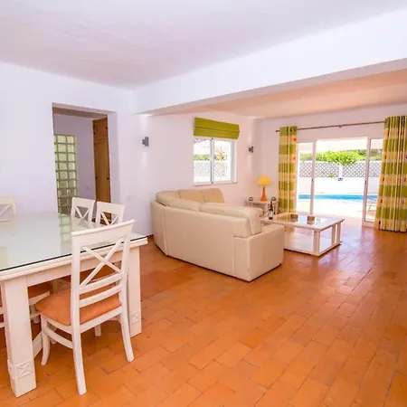 612 - Family Friendly 4 Bedroom Perfect For Families - Close To Amenities Vale do Lobo